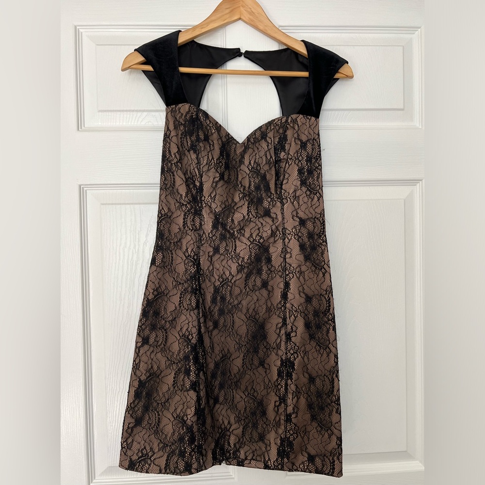 Guess Lace mini dress